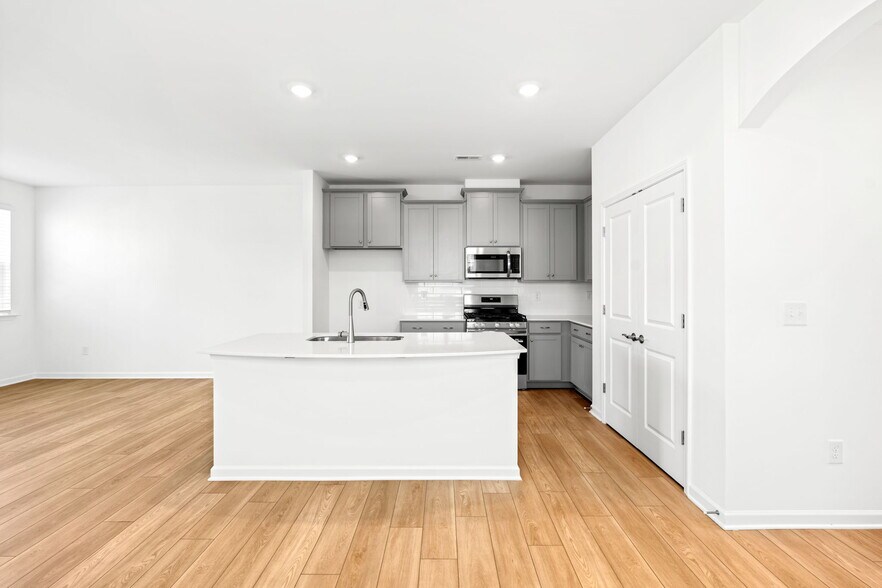 Building Photo - 615 Blaire Ridge Way