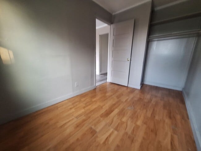 Building Photo - Affordable 3 Bedroom Duplex