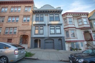 Building Photo - 128