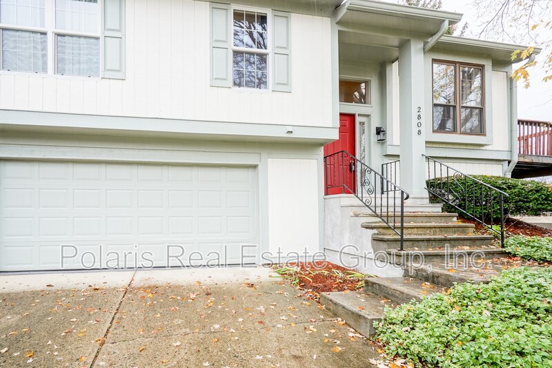 Building Photo - 2808 Lakeshire Ln