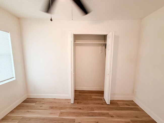 Building Photo - Home For Rent in Tampa - FULLY FENCED IN BACKYARD!