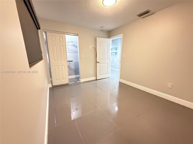 Building Photo - 5488 Fearnley Rd