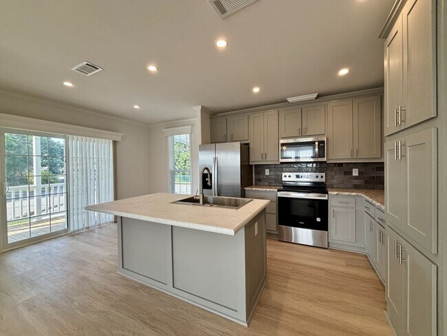 Building Photo - 6980 41st Ave N