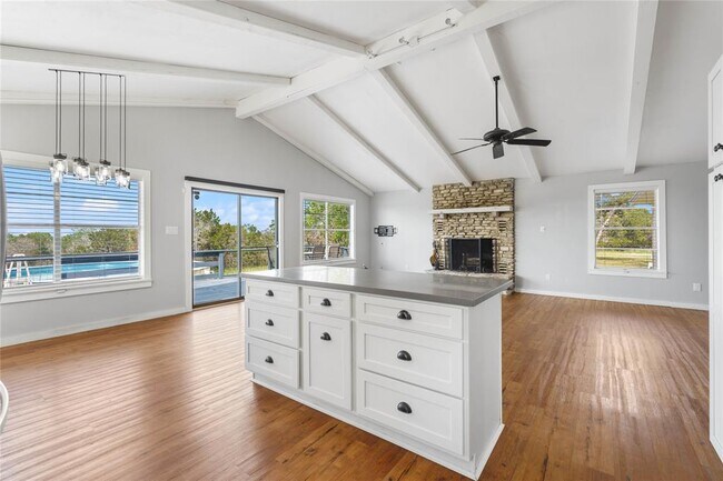 Building Photo - 2351 Skyline Dr