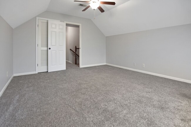 Building Photo - Pet Friendly Four Bedroom!