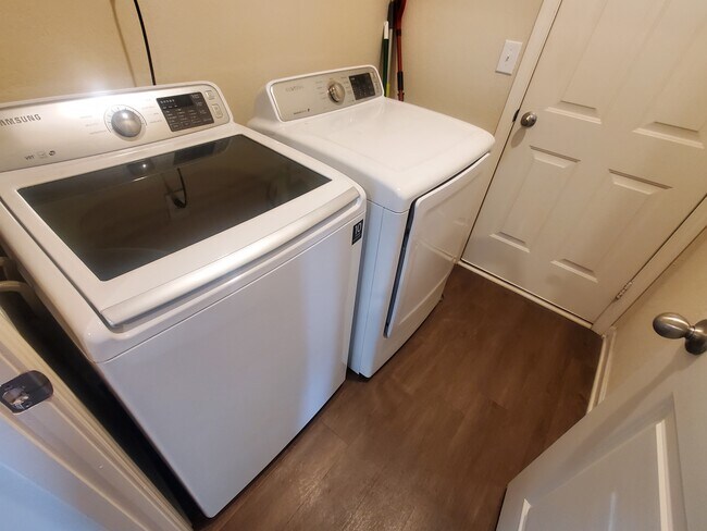 Building Photo - 157 Innis Brk Cir