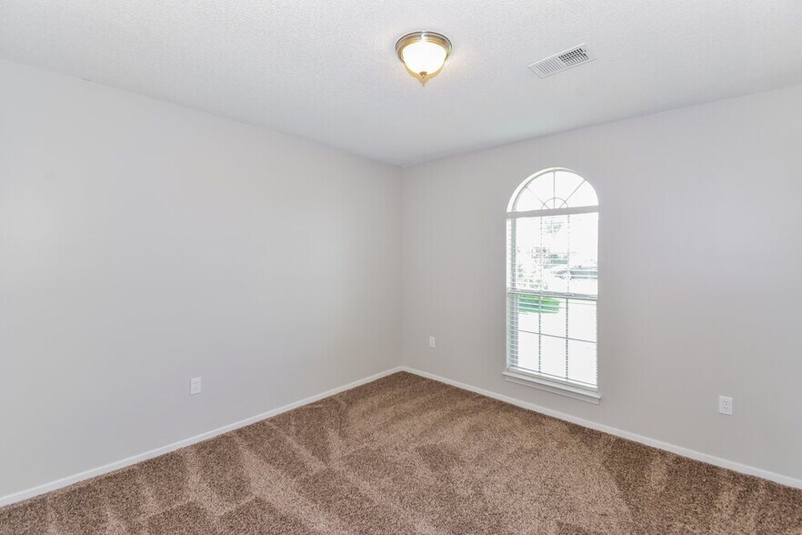 Building Photo - 10368 Palmer Cove