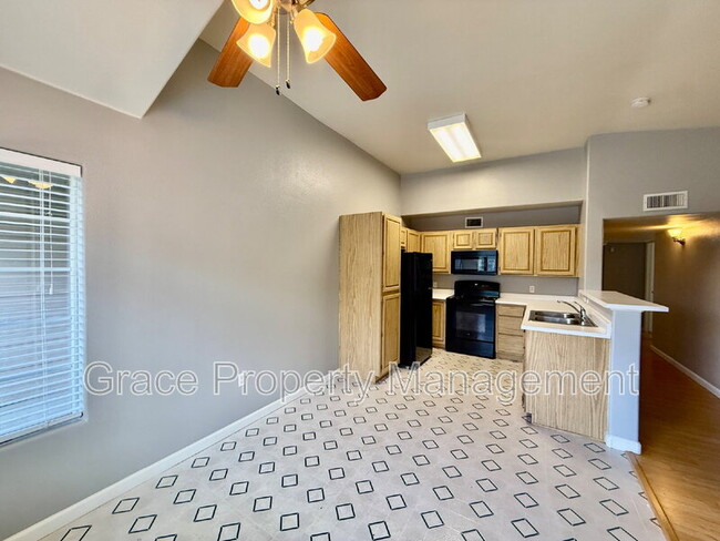 Building Photo - 1146 Opal St