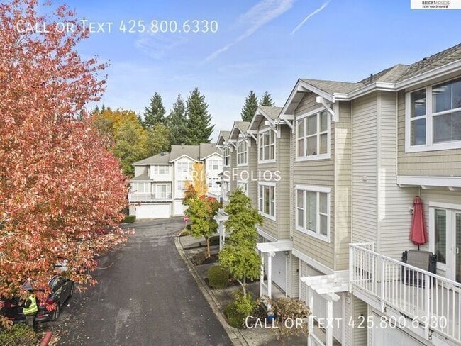 Building Photo - Prime Bellevue Location – Parkside Townhom...