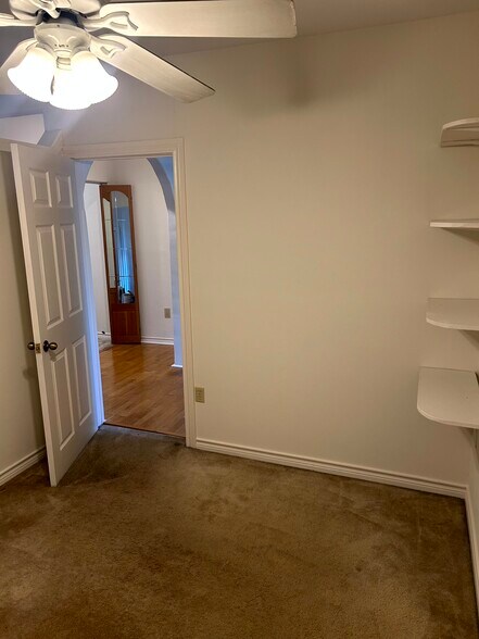 Building Photo - 607 Upson St