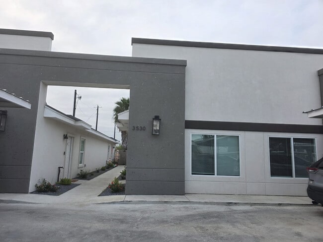 Building Photo - 3530 S Dominique Dr