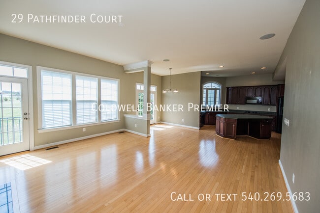 Building Photo - 29 Pathfinder Ct