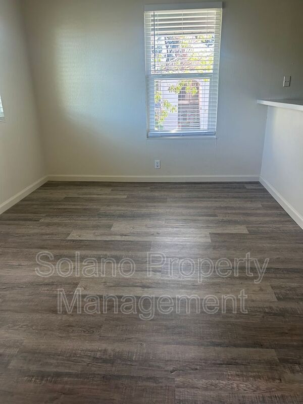 Building Photo - 766 E Tabor Ave