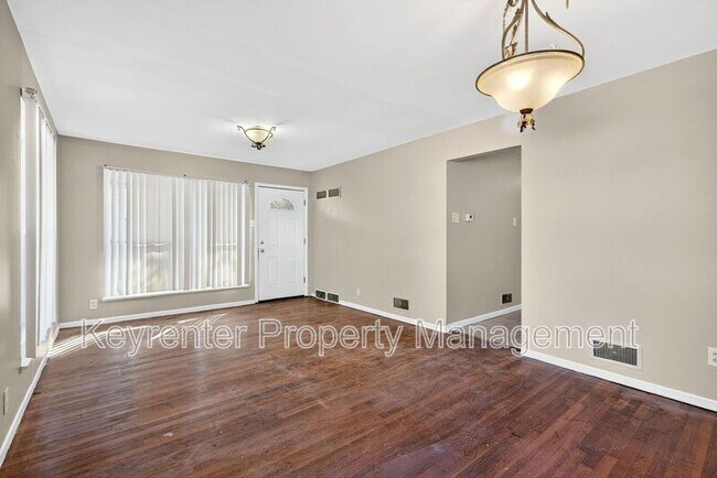 Building Photo - 10115 Saffron Dr