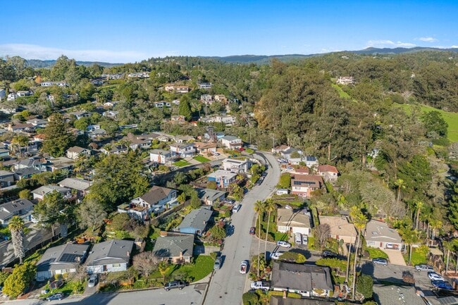 Building Photo - Cozy 2BR/2BA Duplex | Fireplace, Patio & Utilities Included