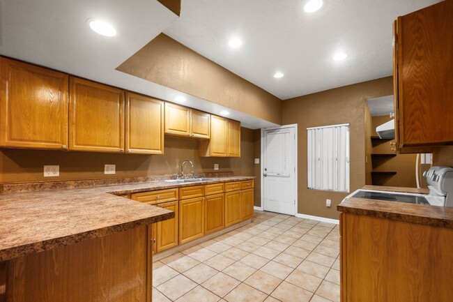 Building Photo - COZY 1 BEDROOM HOME AVAILABLE NOW IN MCKEE...