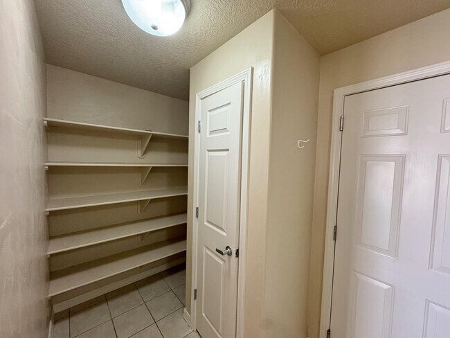 Building Photo - 4319 Summer Hill Ln NW