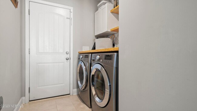 Building Photo - 4BR Home in The Landing at Mill Creek | Bonus Room + Fenced Yard w/ Pergola