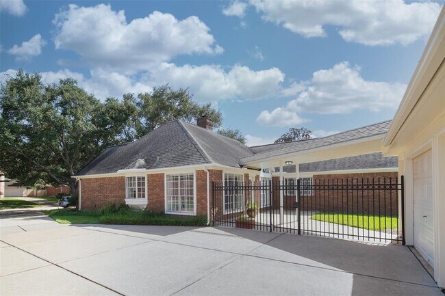 Building Photo - 4910 Canterbury Ln
