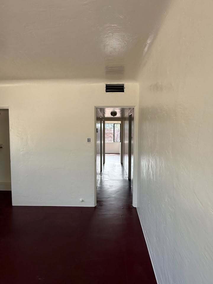 Building Photo - 1225 S Maple Ave
