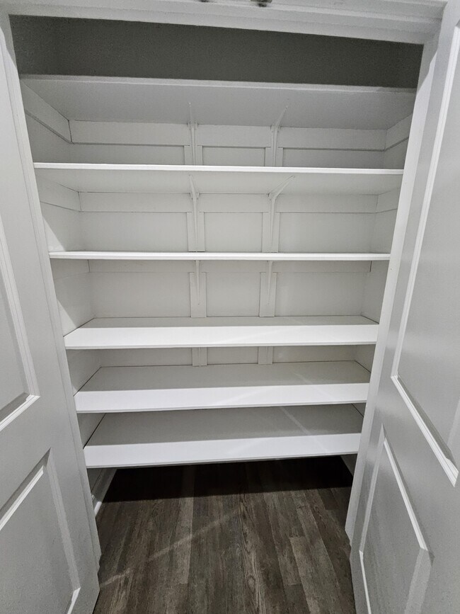 Building Photo - 104 Pioneer Trails Dr