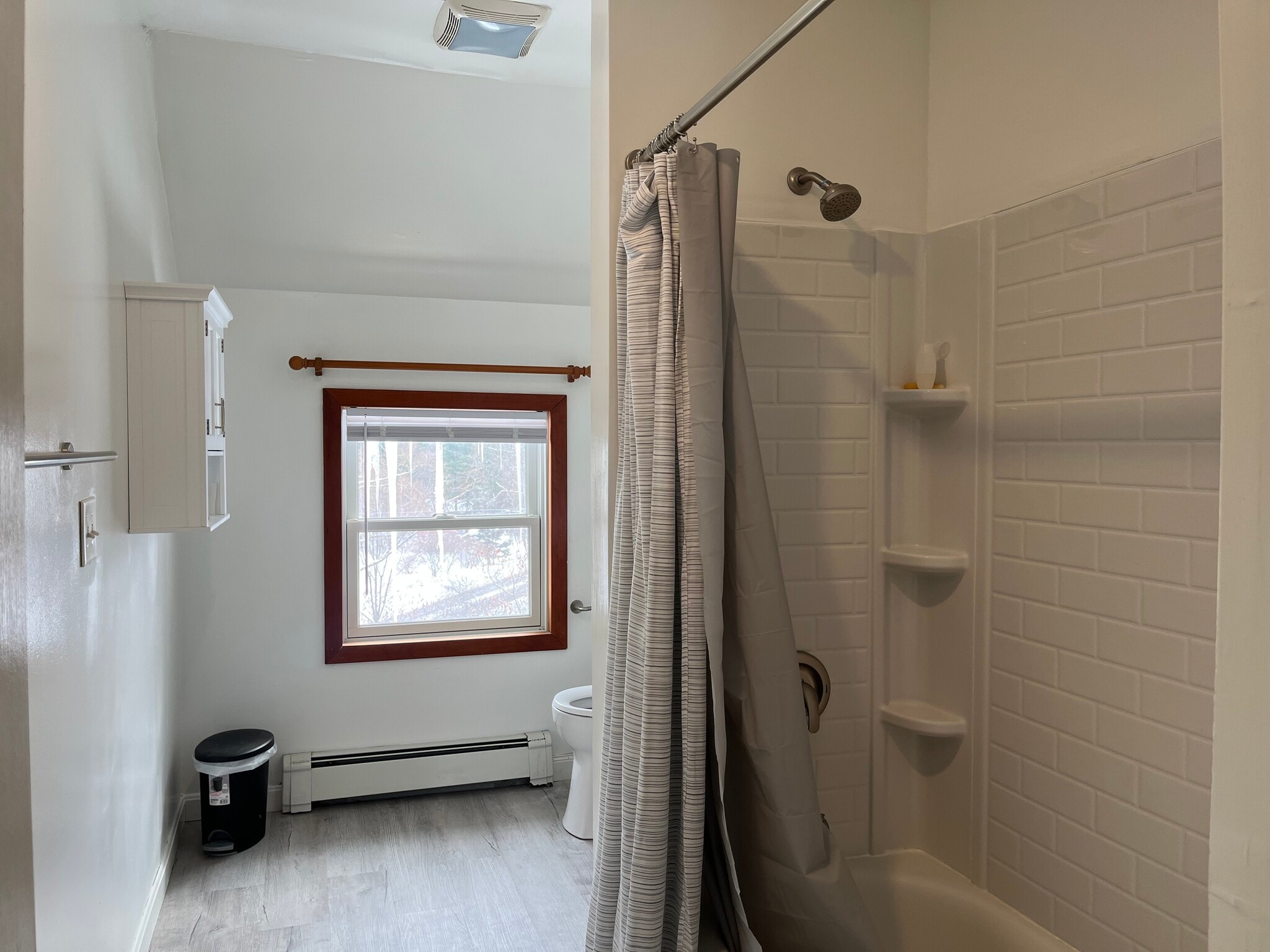 Building Photo - 851 Woods Hollow Rd