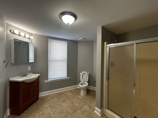 Building Photo - 1 Bedroom House