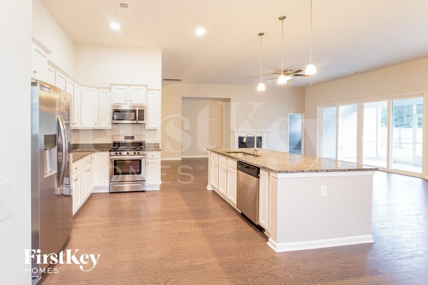 Building Photo - 631 Woolum Dr