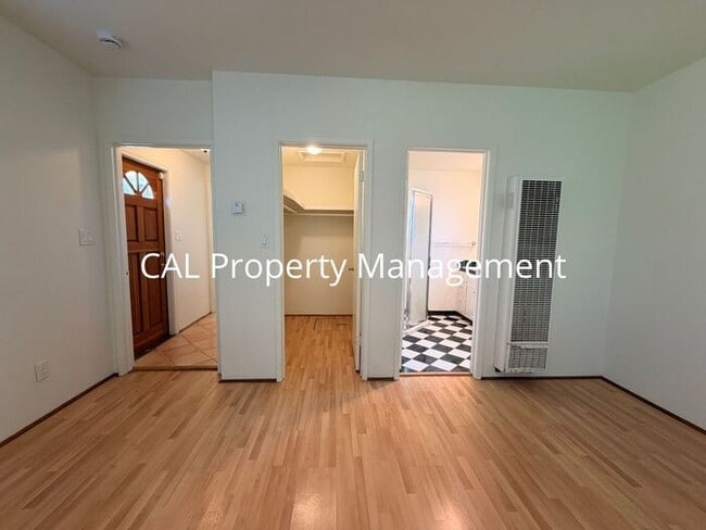 Building Photo - 3 Bed/2 Bath Single Level Home!