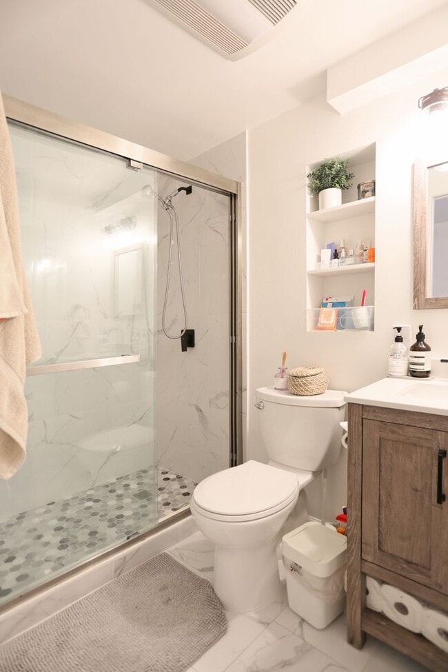 Building Photo - Furnished, garden 1BR/1BA In-Law in the Su...