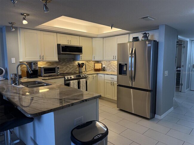 Building Photo - 6035 Sea Ranch Dr