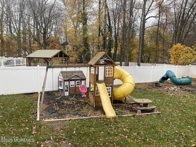 Building Photo - 11 Walnut Ct