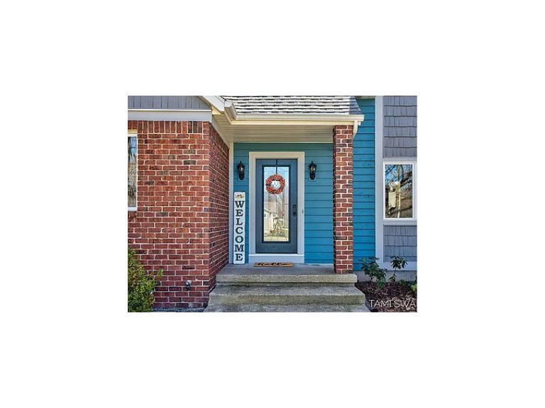 Front Entrance - 17756 Brucker St