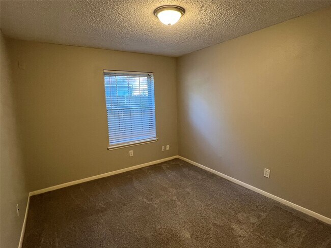 Building Photo - 187 Sandpebble Dr