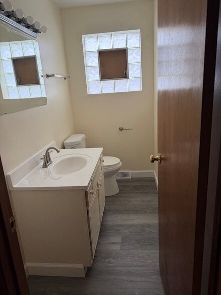 Building Photo - 266 Madison Ave