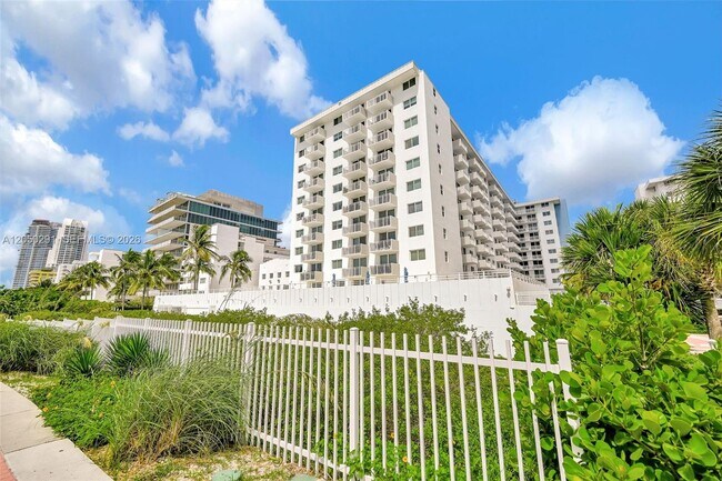 Building Photo - 345 Ocean Dr