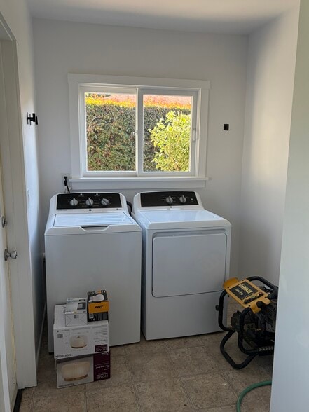 Building Photo - 1226 Olive St