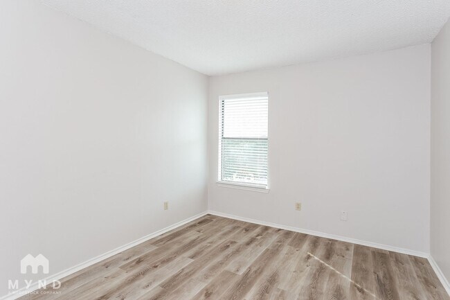 Building Photo - 1823 Cordova Dr