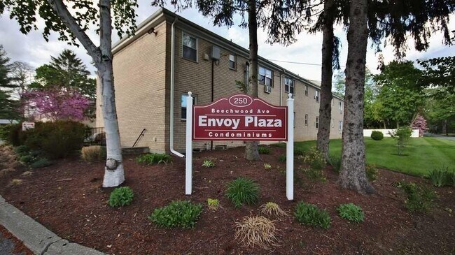 Primary Photo - 250 Beechwood Ave