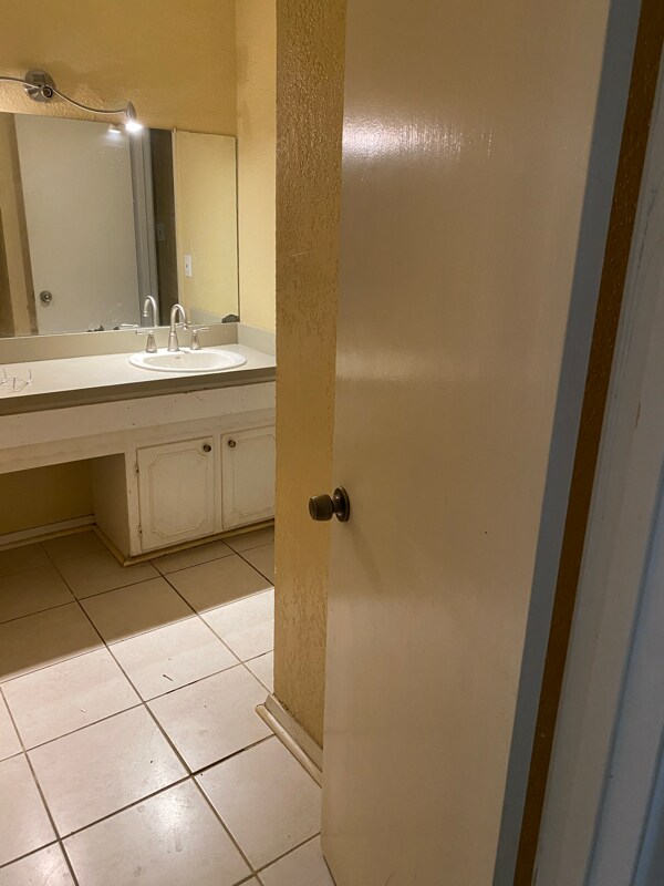Building Photo - 6336 Walraven Cir