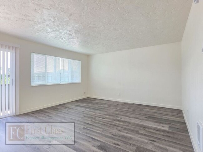 Building Photo - 12345 SW Hall Blvd