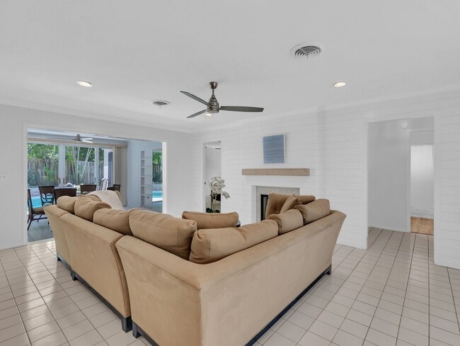 Building Photo - 1425 Treasure Cove Ln