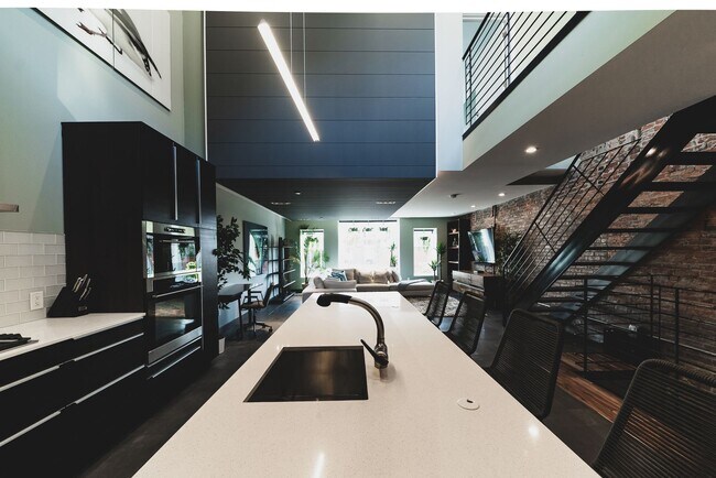 Building Photo - 331 South St