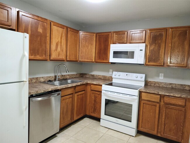 Building Photo - 475 St