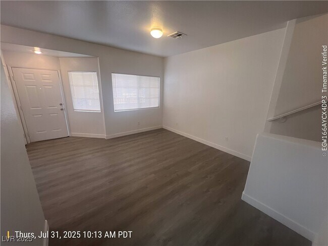 Building Photo - 1301 Dusty Creek St