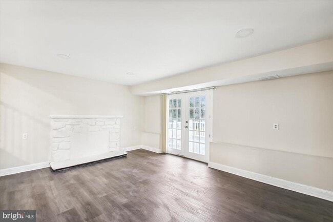 Building Photo - 803 Congressional Ct