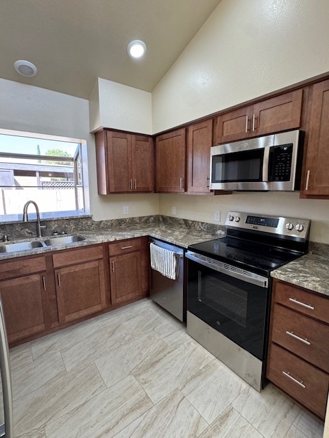 Kitchen - 709 Pampas Pl
