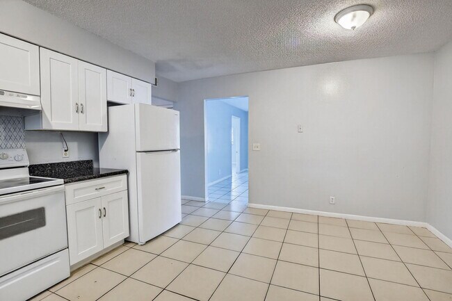 Building Photo - 1490 NW 20th St