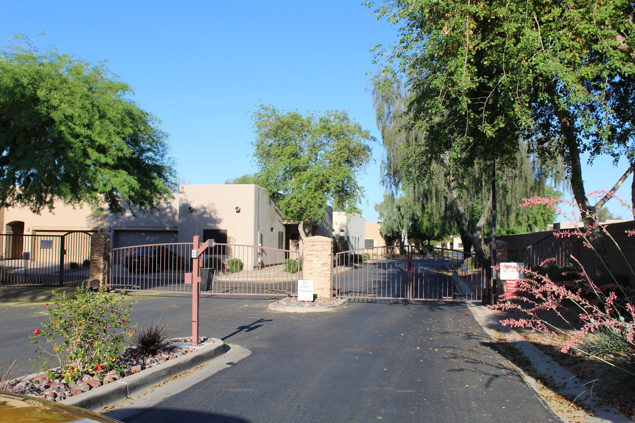 Entry Gate - 440 S Val Vista Dr.
