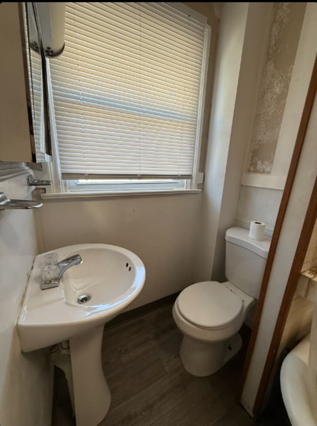 Building Photo - Charleroi, PA-2 Bedroom, 1 Bath